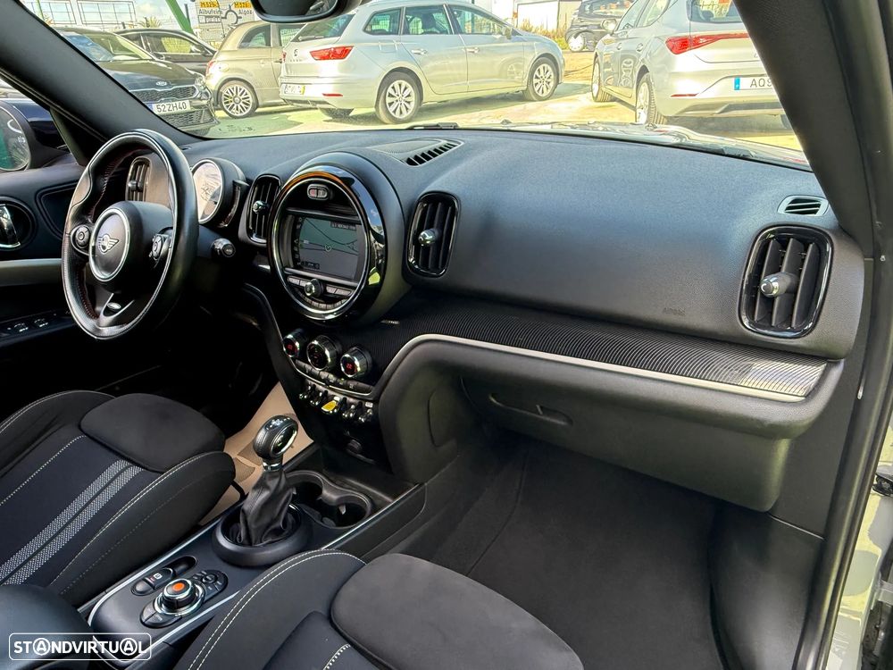 MINI Countryman Cooper SE ALL4 Auto - 38