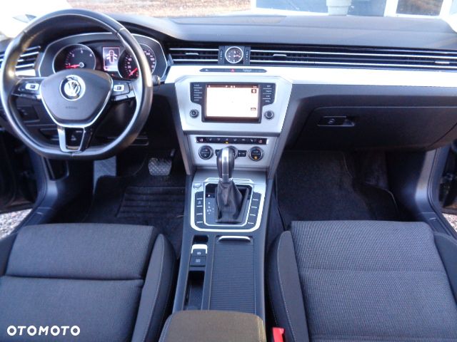Volkswagen Passat 2.0 TDI SCR Comfortline DSG - 10