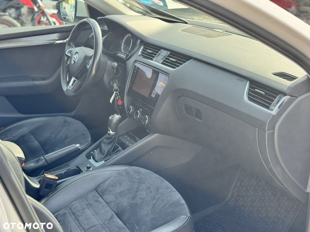 Skoda Octavia Combi 2.0 TDI 4x4 DSG Scout - 39