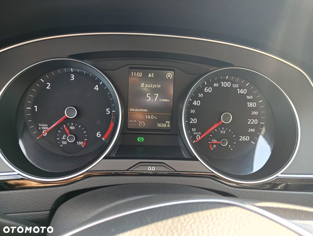 Volkswagen Passat 2.0 TDI SCR DSG Highline - 14