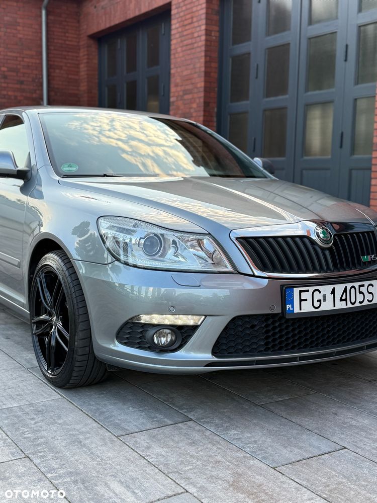 Skoda Octavia 2.0 TDI CR DPF DSG RS - 3