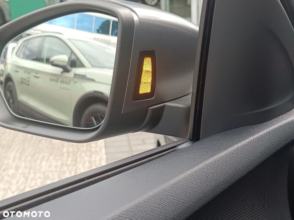 Skoda Fabia 1.0 TSI Selection DSG - 8