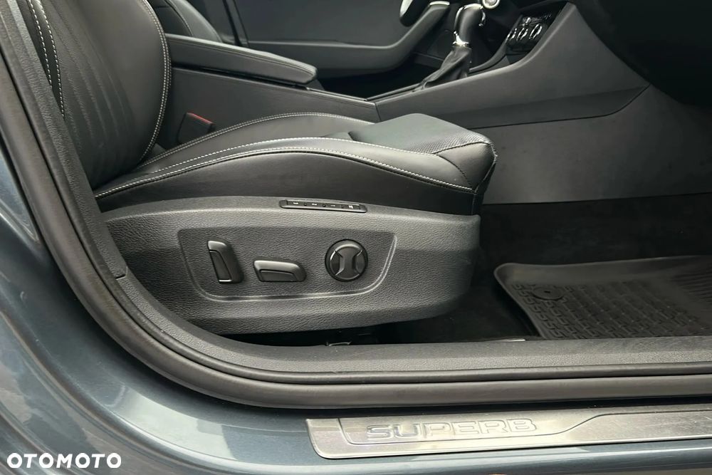 Skoda Superb 2.0 TDI 4x4 DSG L&K - 15