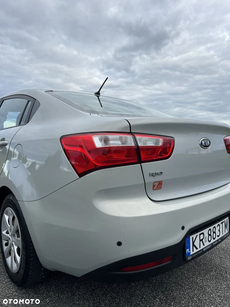 Kia Rio - 10