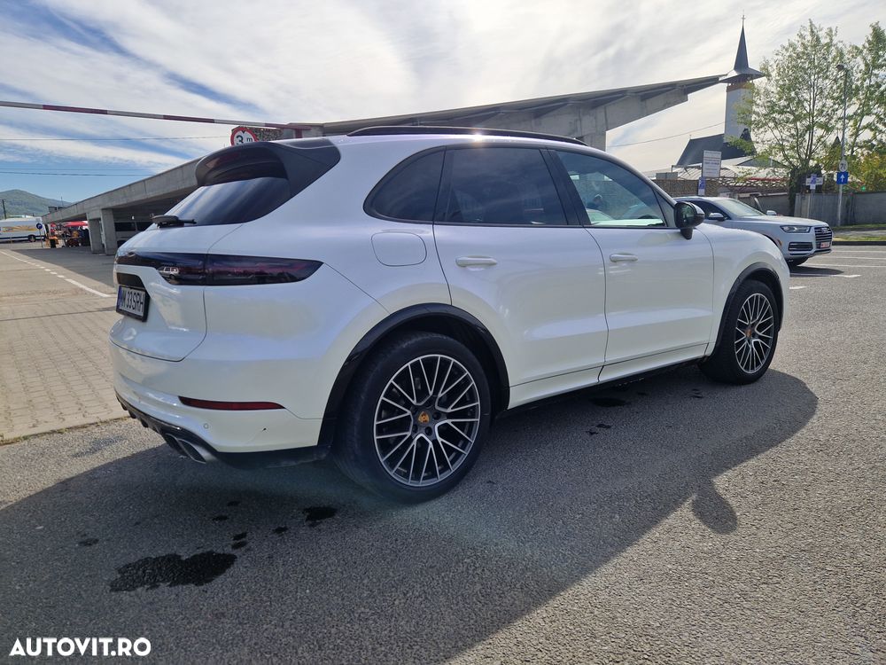 Porsche Cayenne S - 16