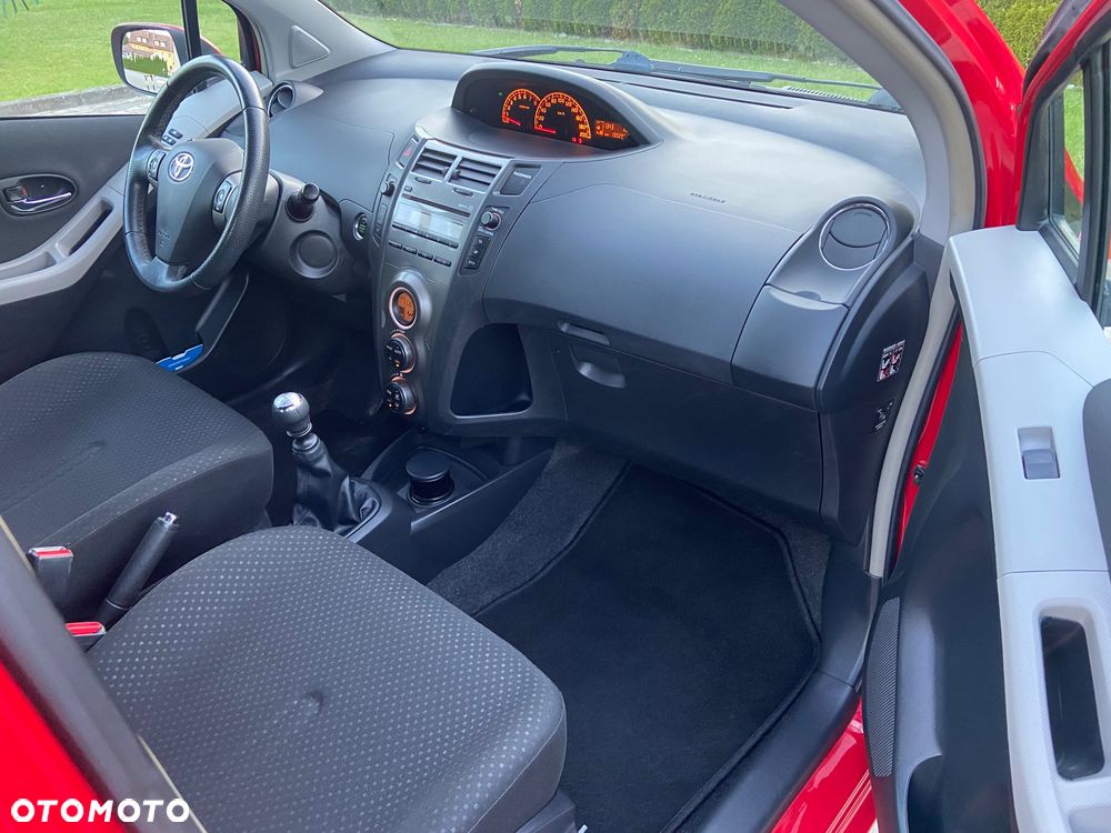 Toyota Yaris 1.33 Prestige - 19