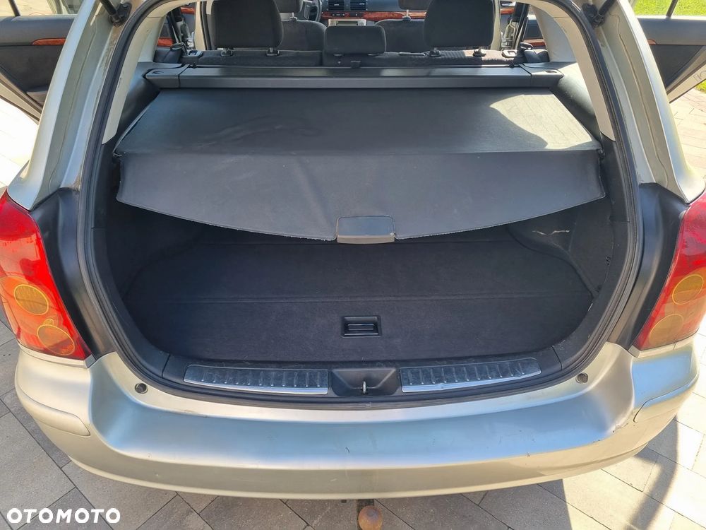 Toyota Avensis 1.8 VVT-i Combi - 9