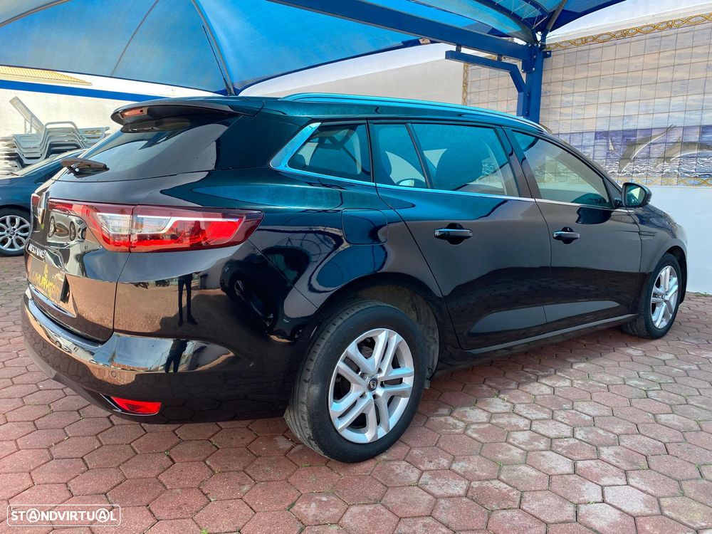 Renault Mégane Sport Tourer BLUE dCi 115 ZEN - 11