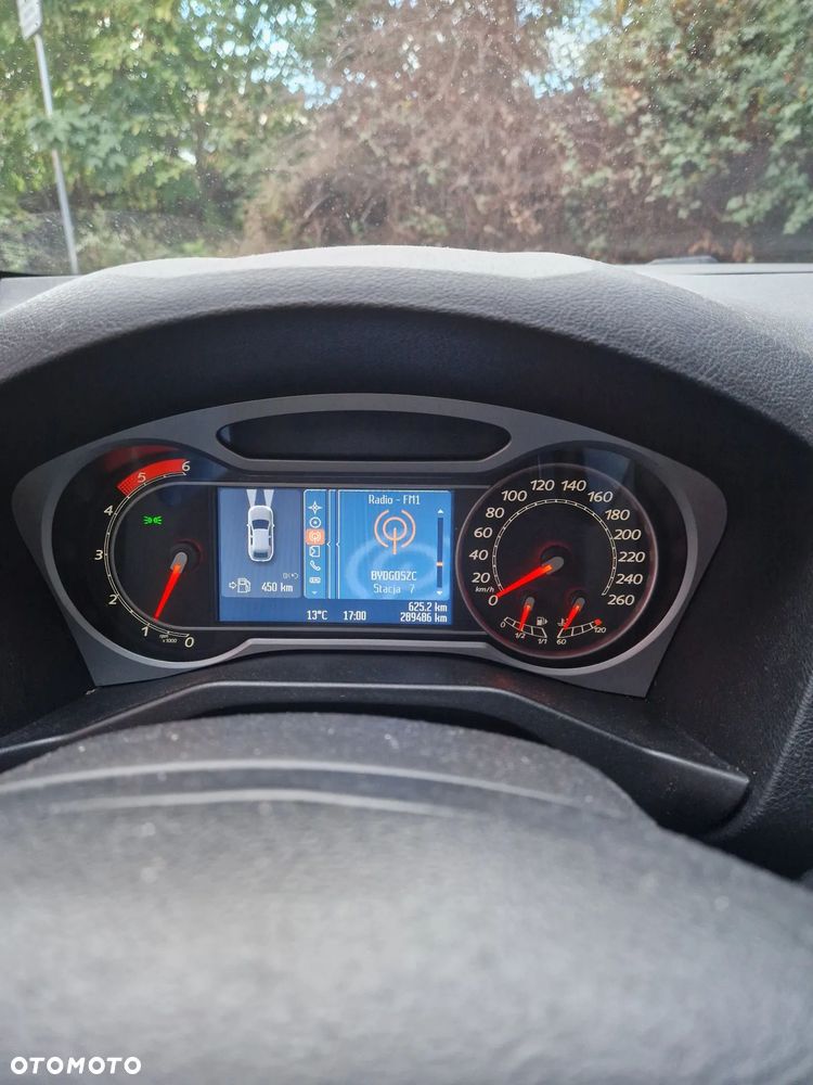 Ford Mondeo - 12