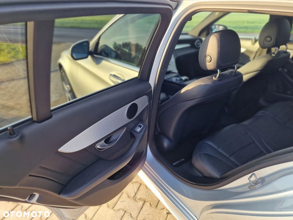 Mercedes-Benz Klasa C 220 d 4Matic 9G-TRONIC AMG Line - 19