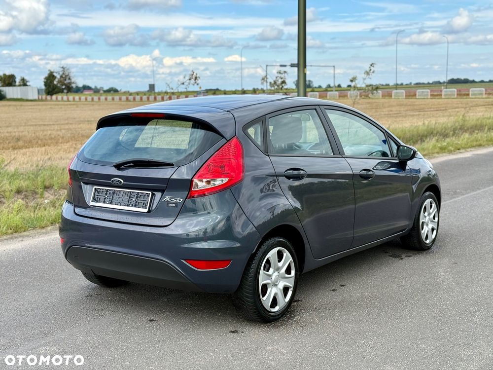 Ford Fiesta 1.25 Celebration - 9