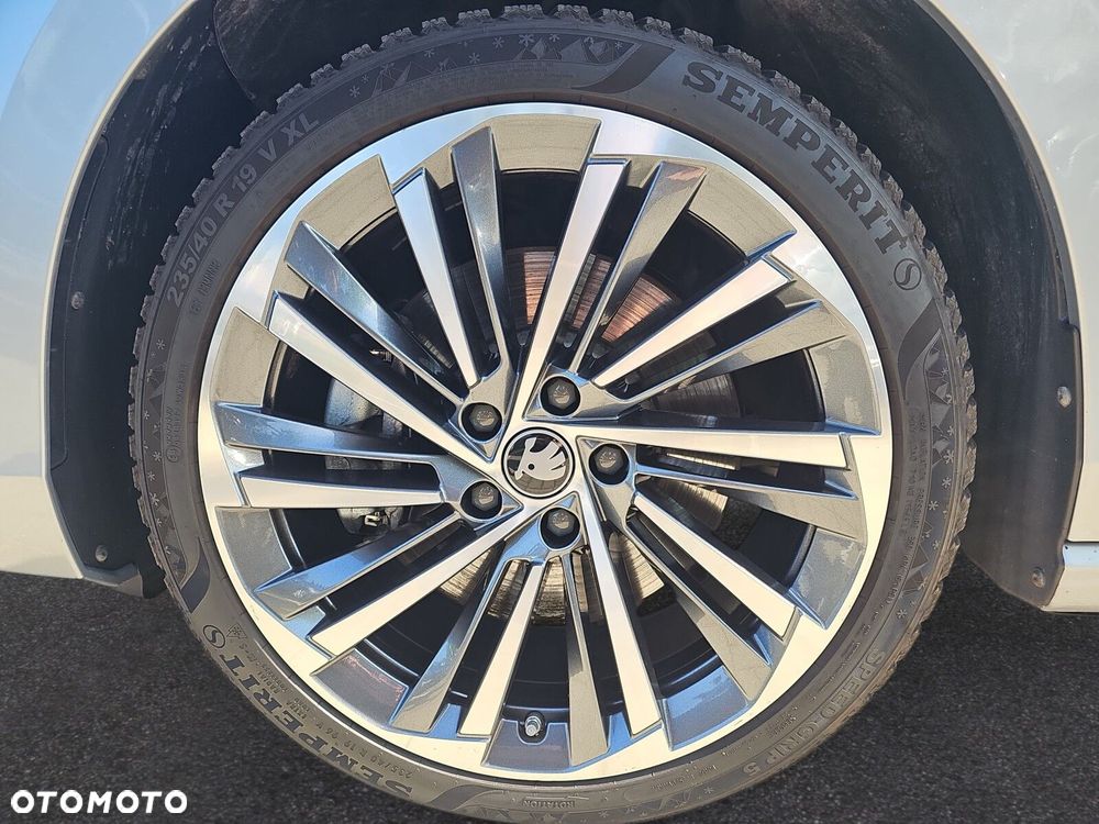 Skoda Superb 2.0 TDI SCR 4x4 L&K DSG - 25