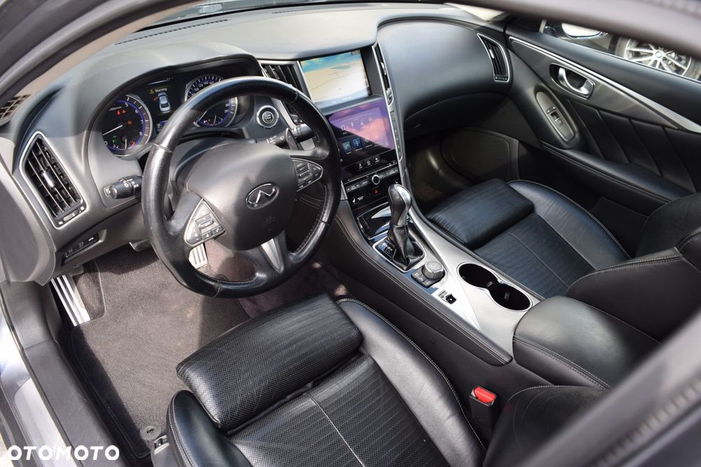 Infiniti Q50 2.0t Sport Sound Studio by Bose - 11