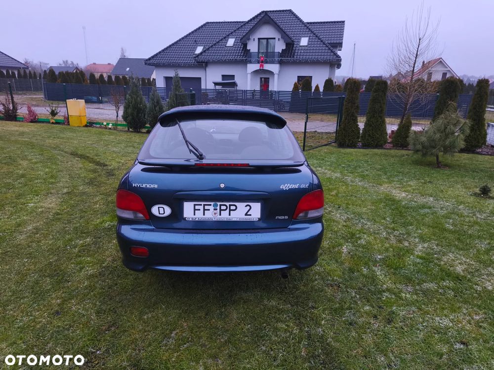 Hyundai Accent 1.3 GLS - 6