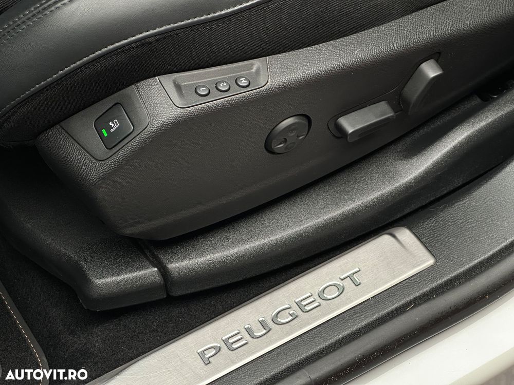 Peugeot 3008 1.6 PureTech S&S EAT8 GT - 24