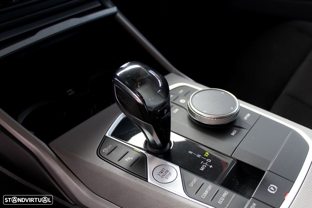BMW 318 d Aut. M Sport - 14