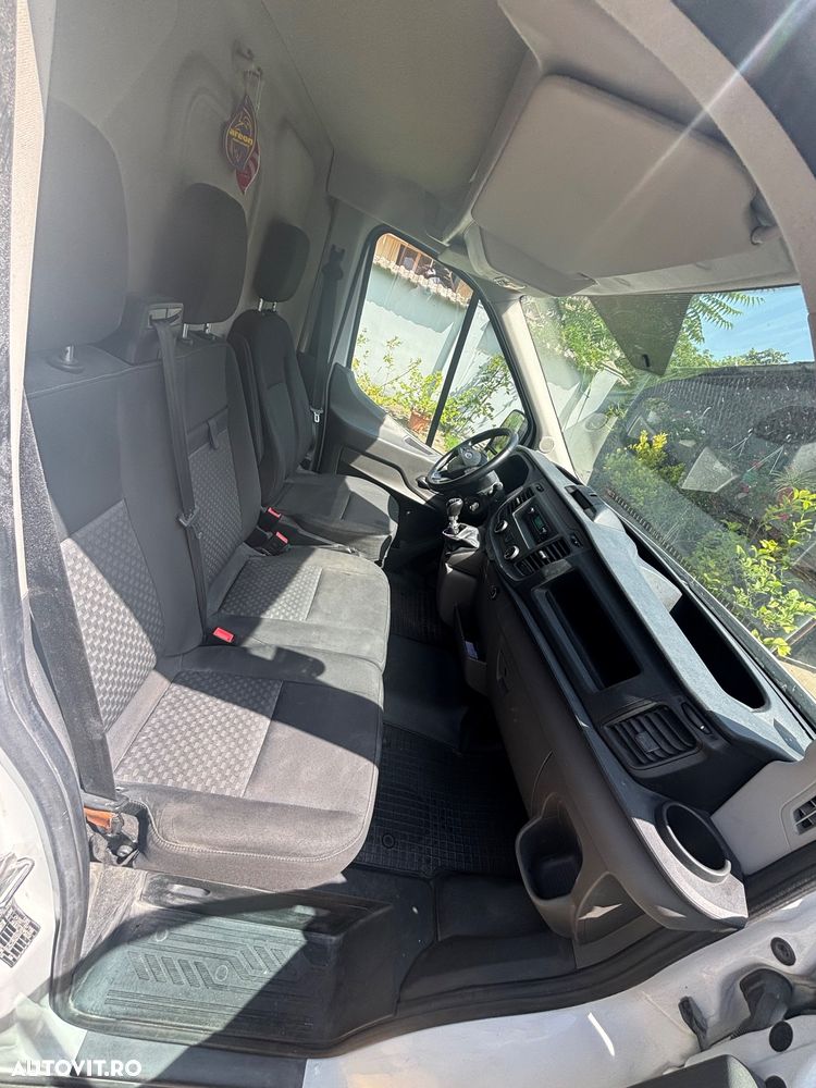 Ford Transit L4 Furgon DCIV RWD Trend - 12