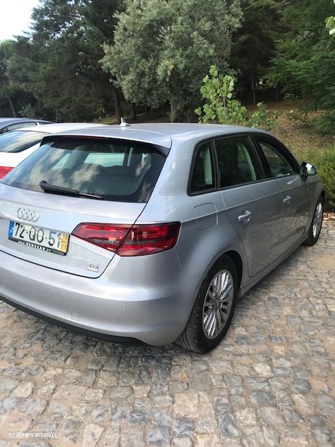 Audi A3 Sportback 1.6 TDI Attraction - 5