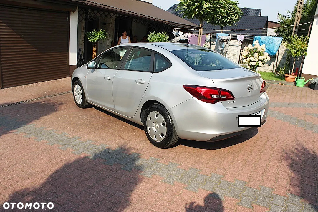 Opel Astra IV 1.6 Cosmo - 9