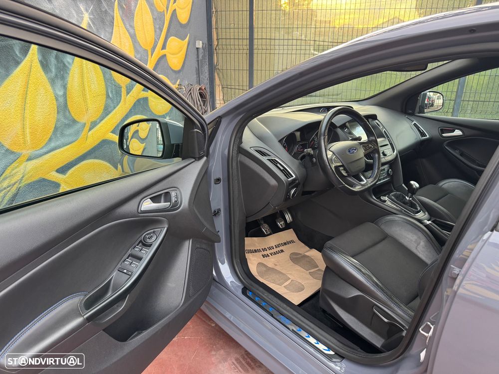 Ford Focus 2.3 EcoBoost RS - 5