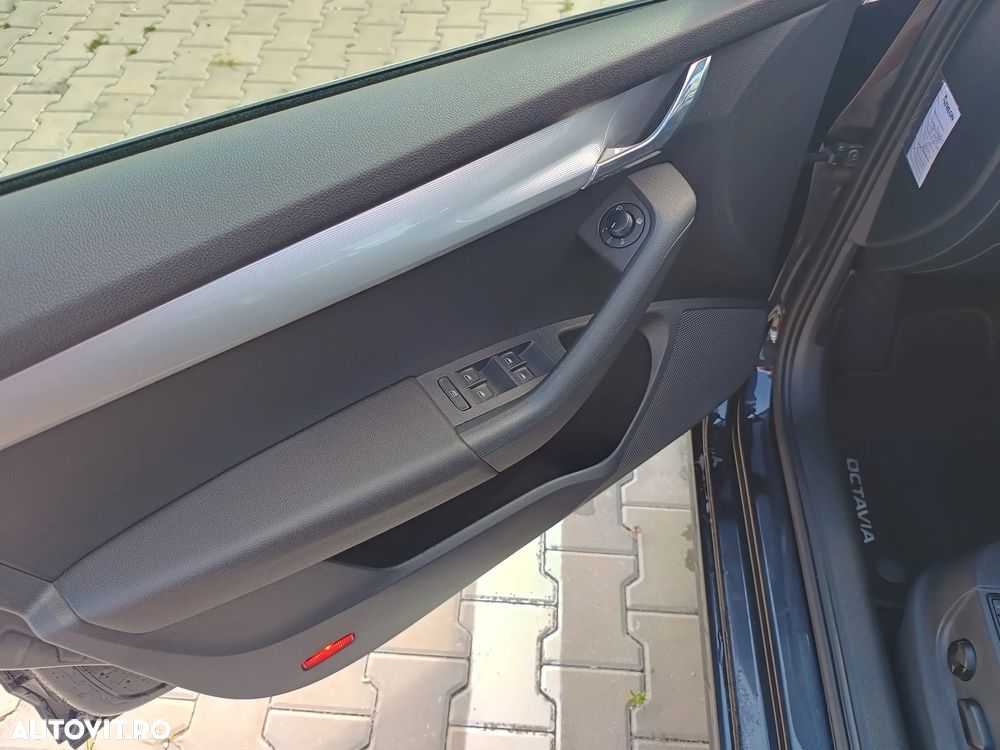 Skoda Octavia 2.0 TDI DSG Ambition - 11