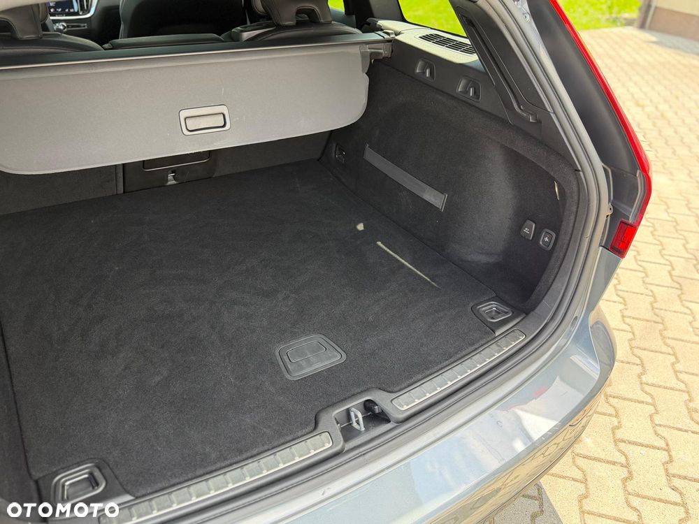 Volvo V60 Cross Country D4 AWD Geartronic Pro - 28