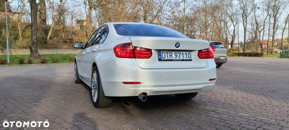 BMW Seria 3 318d - 12