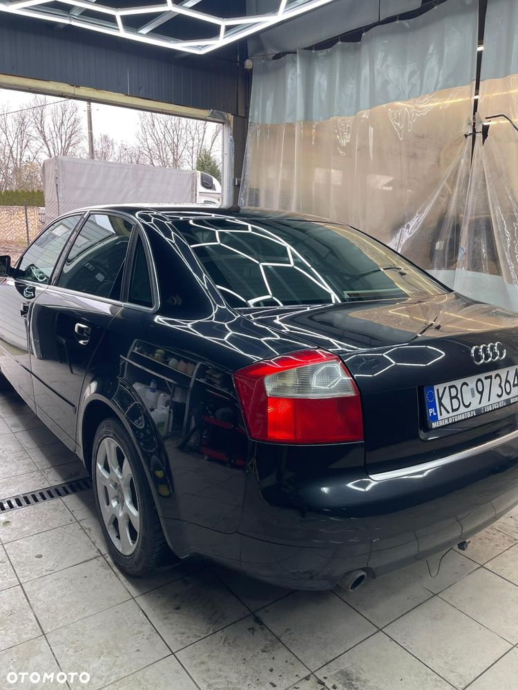 Audi A4 Limousine - 10