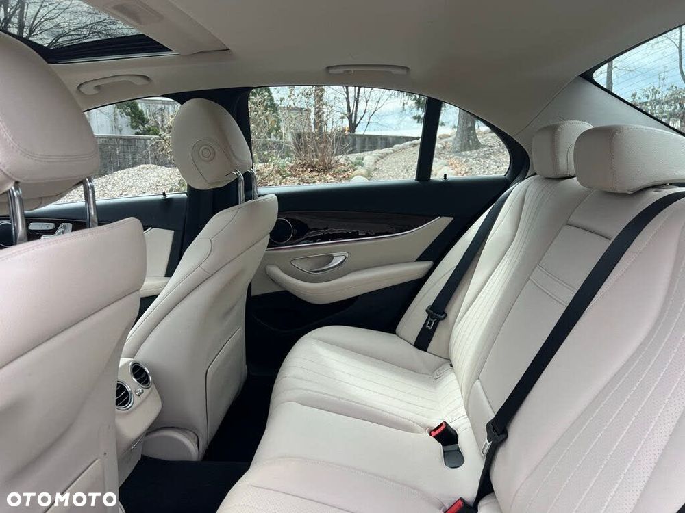 Mercedes-Benz Klasa E 350 9G-TRONIC AMG Line - 7
