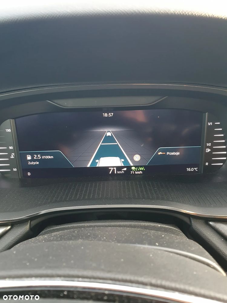 Skoda Octavia 2.0 TDI Ambition DSG - 8