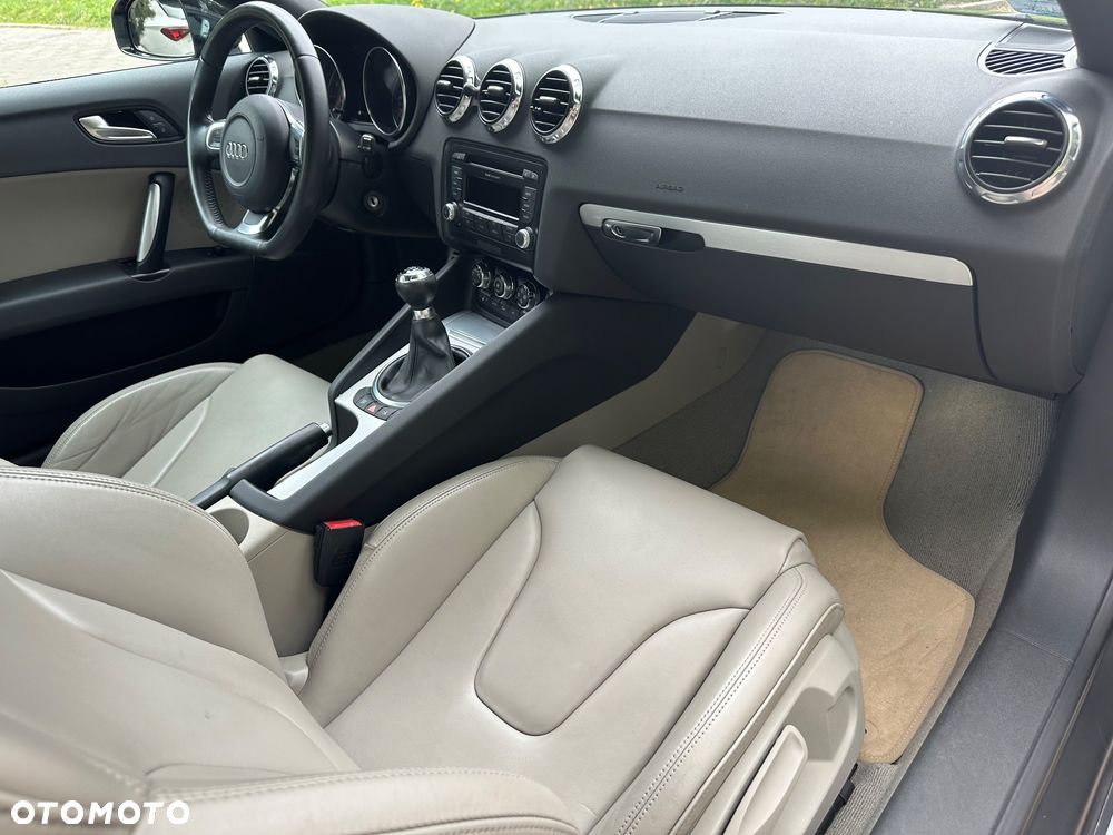 Audi TT Coupé - 8