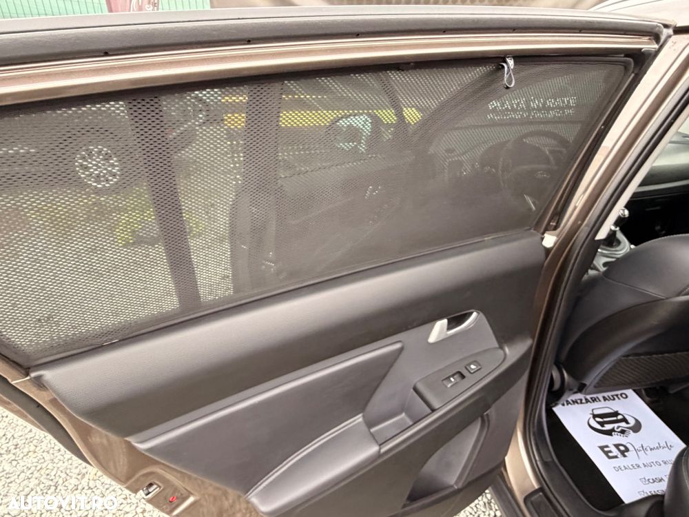 Kia Sportage 1.7 DSL MT 4x2 STYLE - 17