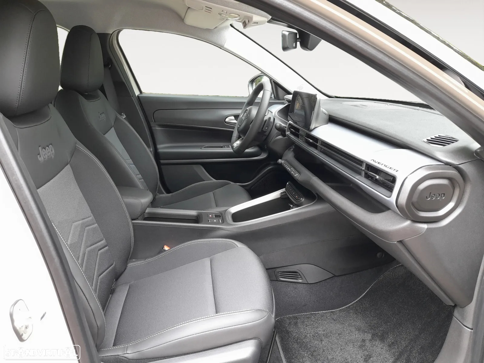 Jeep Avenger 1.2 e-Hybrid Altitude DCT - 14