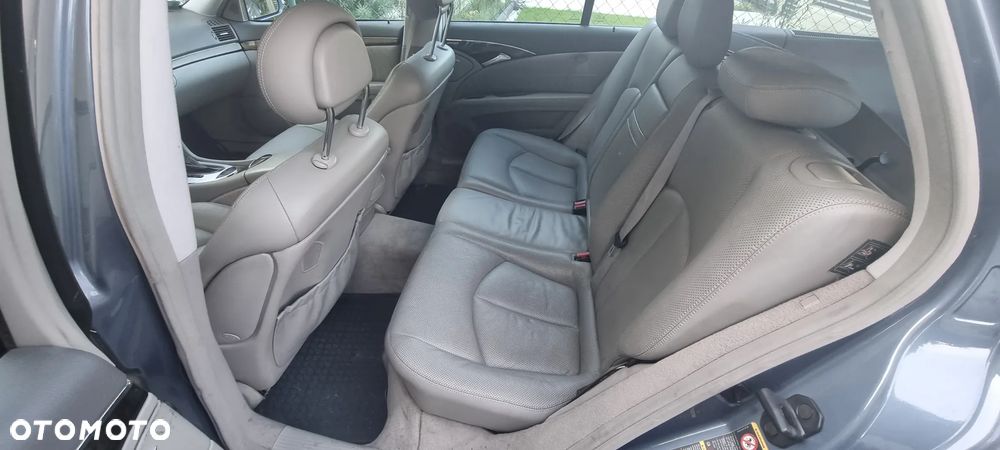 Mercedes-Benz Klasa E 320 T Avantgarde - 9