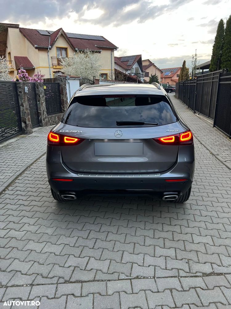 Mercedes-Benz GLA 200 d 4MATIC Aut. - 4