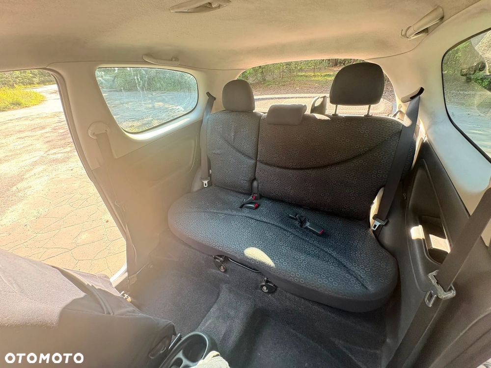 Toyota Yaris - 37