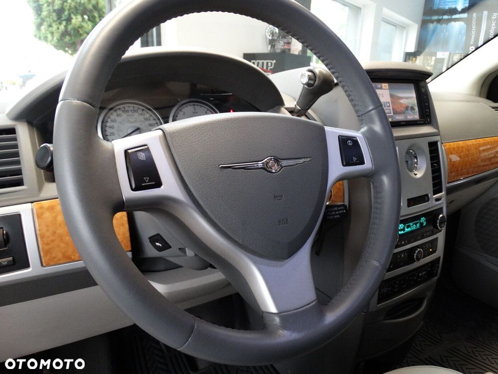 Chrysler Grand Voyager - 23