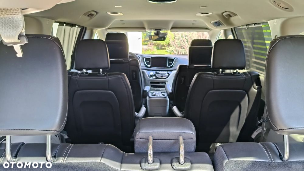 Chrysler Pacifica - 19