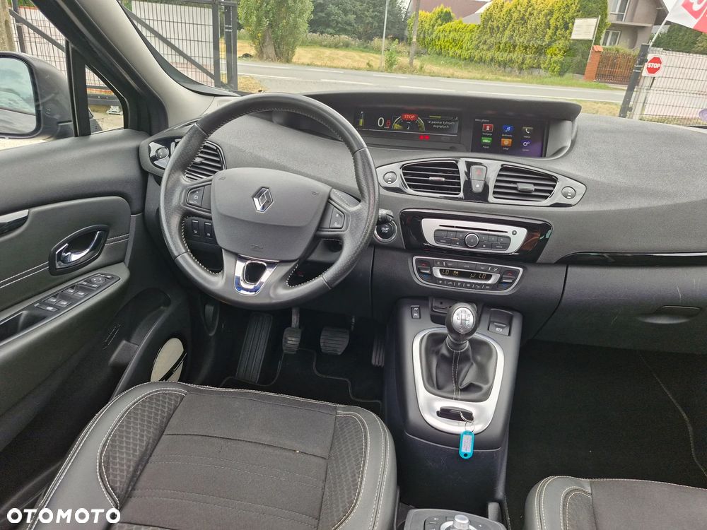 Renault Grand Scenic ENERGY TCe 130 BOSE EDITION - 8