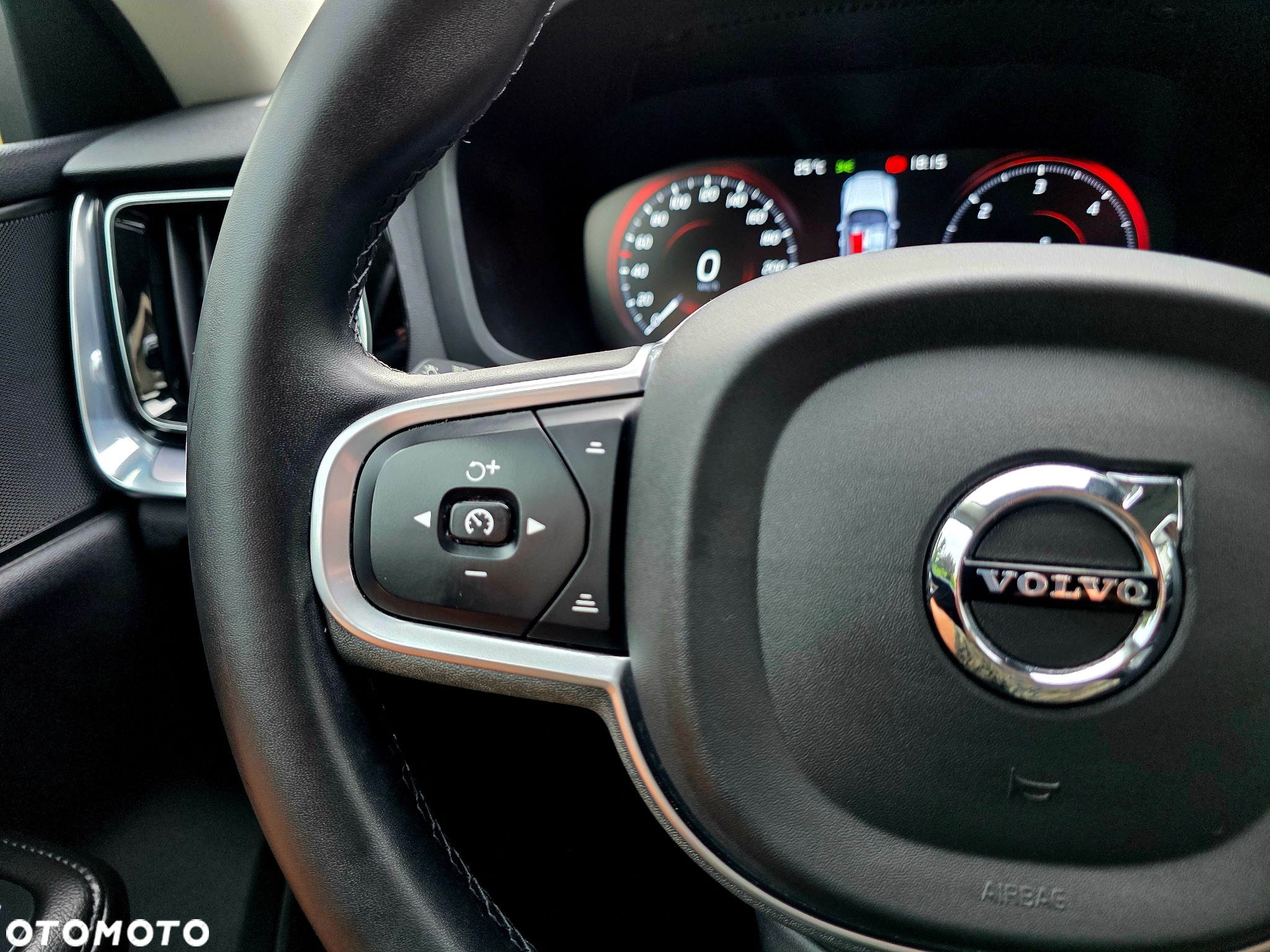 Volvo V60 D4 Momentum Pro - 21