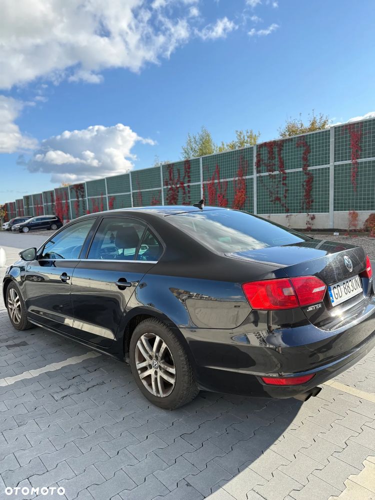 Volkswagen Jetta 2.0 TDI Highline Perfectline - 11