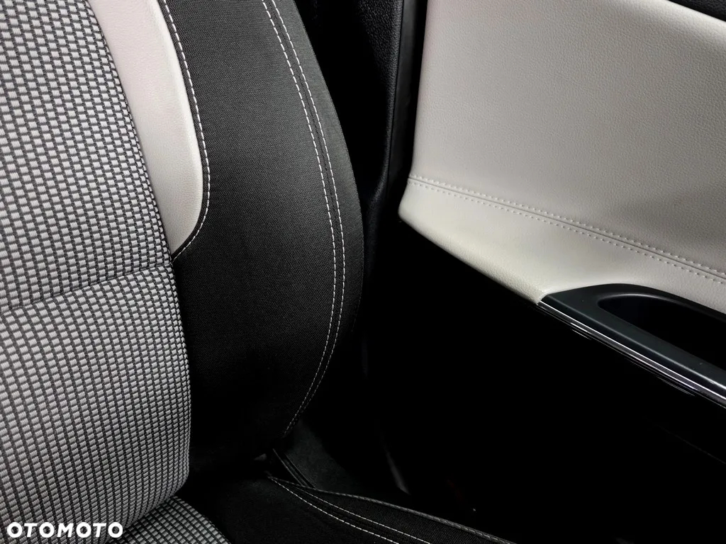 Kia Ceed Cee'd 1.6 GDI L Business Line - 14