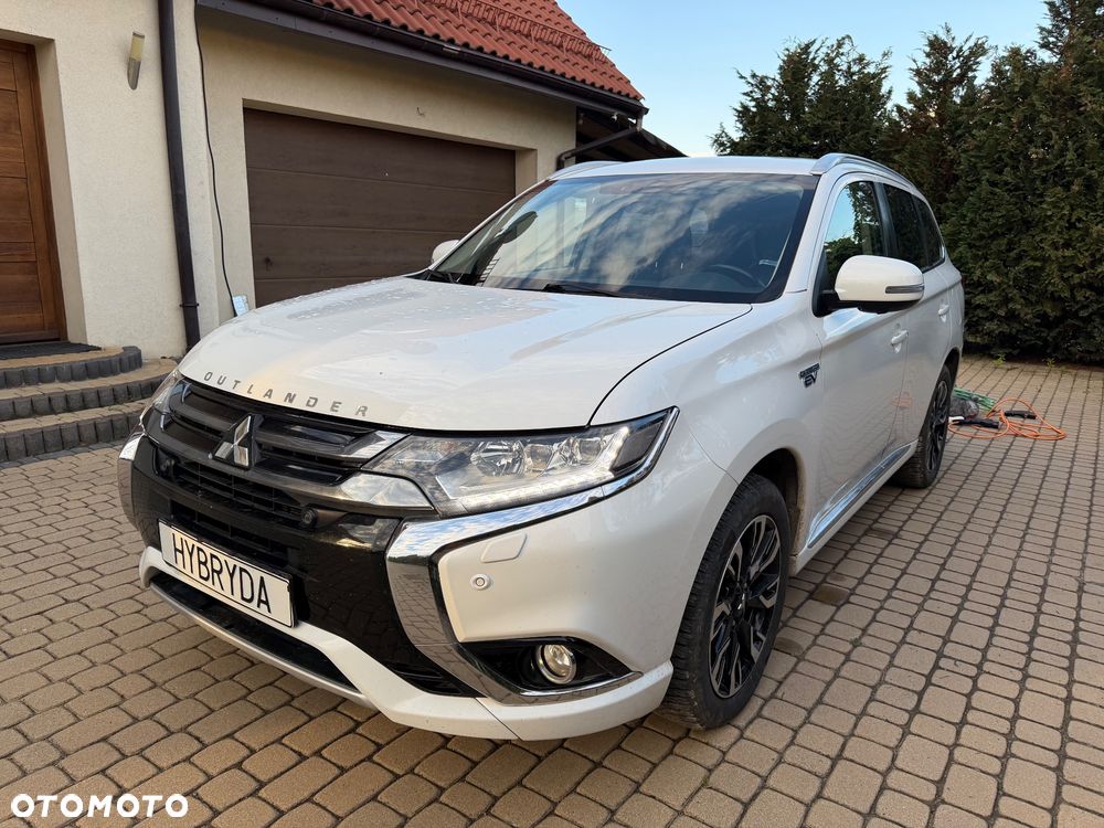 Mitsubishi Outlander Intense + - 2