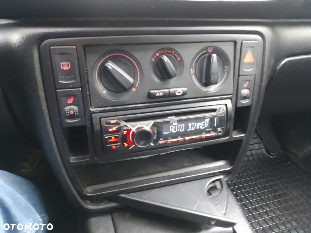 Volkswagen Passat 1998 photo 2