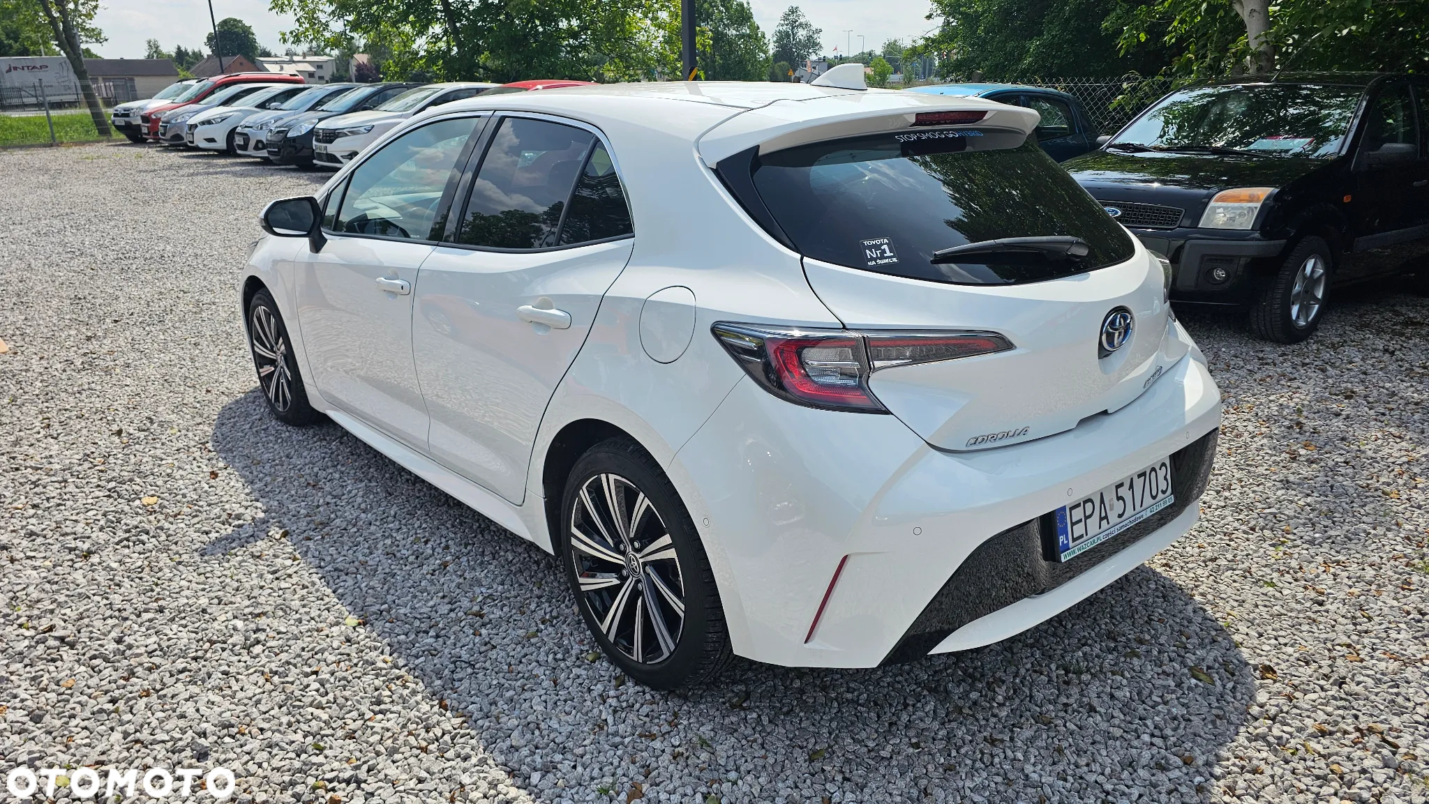 Toyota Corolla 1.8 Hybrid Black&White - 4