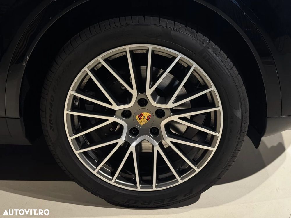 Porsche Cayenne - 14