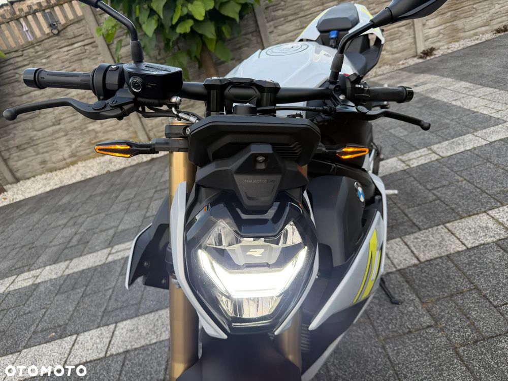 BMW S - 24