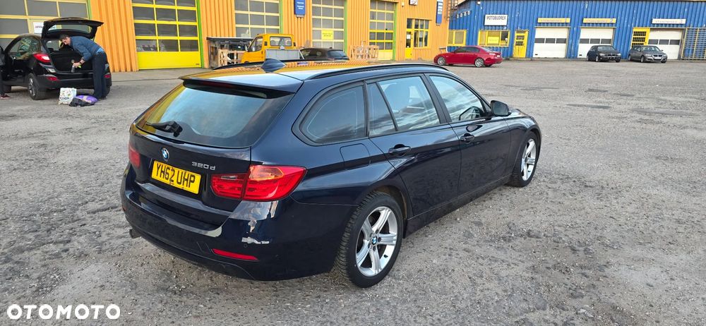 BMW Seria 3 320d - 4
