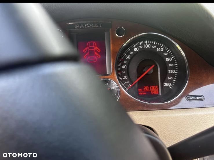 Volkswagen Passat 2.0 TDI Trendline - 10