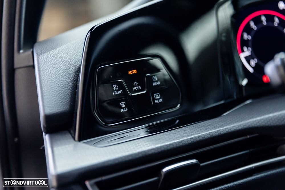 VW Golf 2.0 TSI OPF DSG GTI - 31